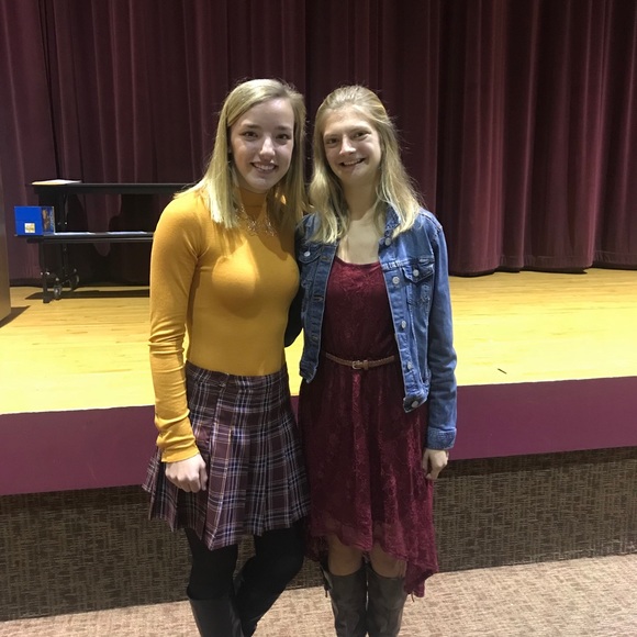 Meet your Posher, Addison - Picture 3 of 6